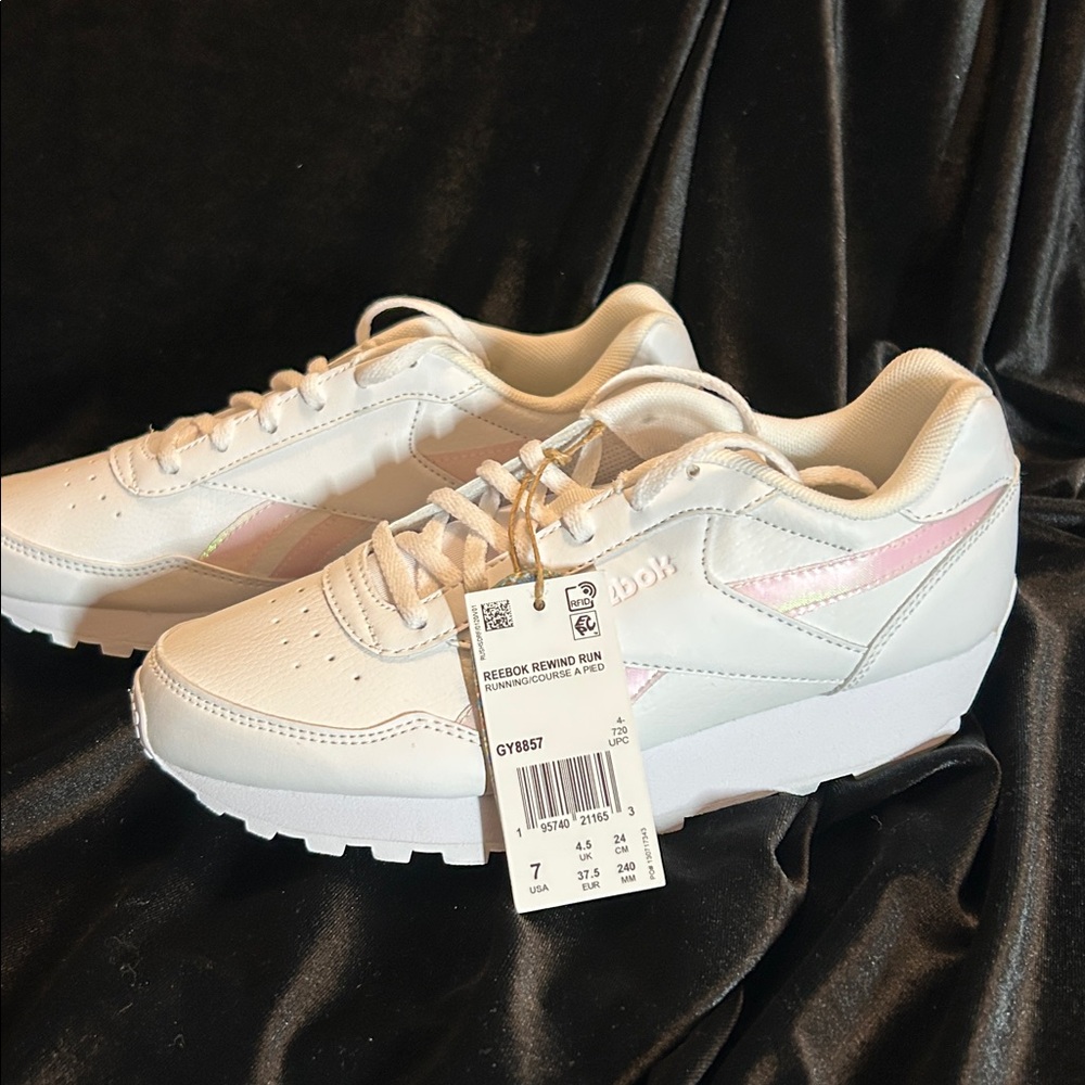 NWT REEBOK RUN SHOE 7